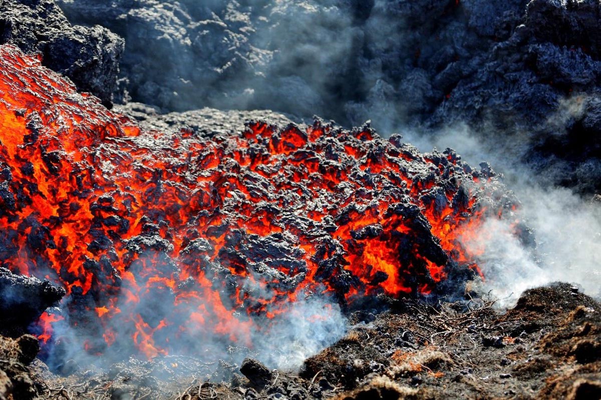 冰岛火山活跃，爆发或持续数十年，自然奇观引人关注。 (https://www.qianyan.tech/) 科学 第3张