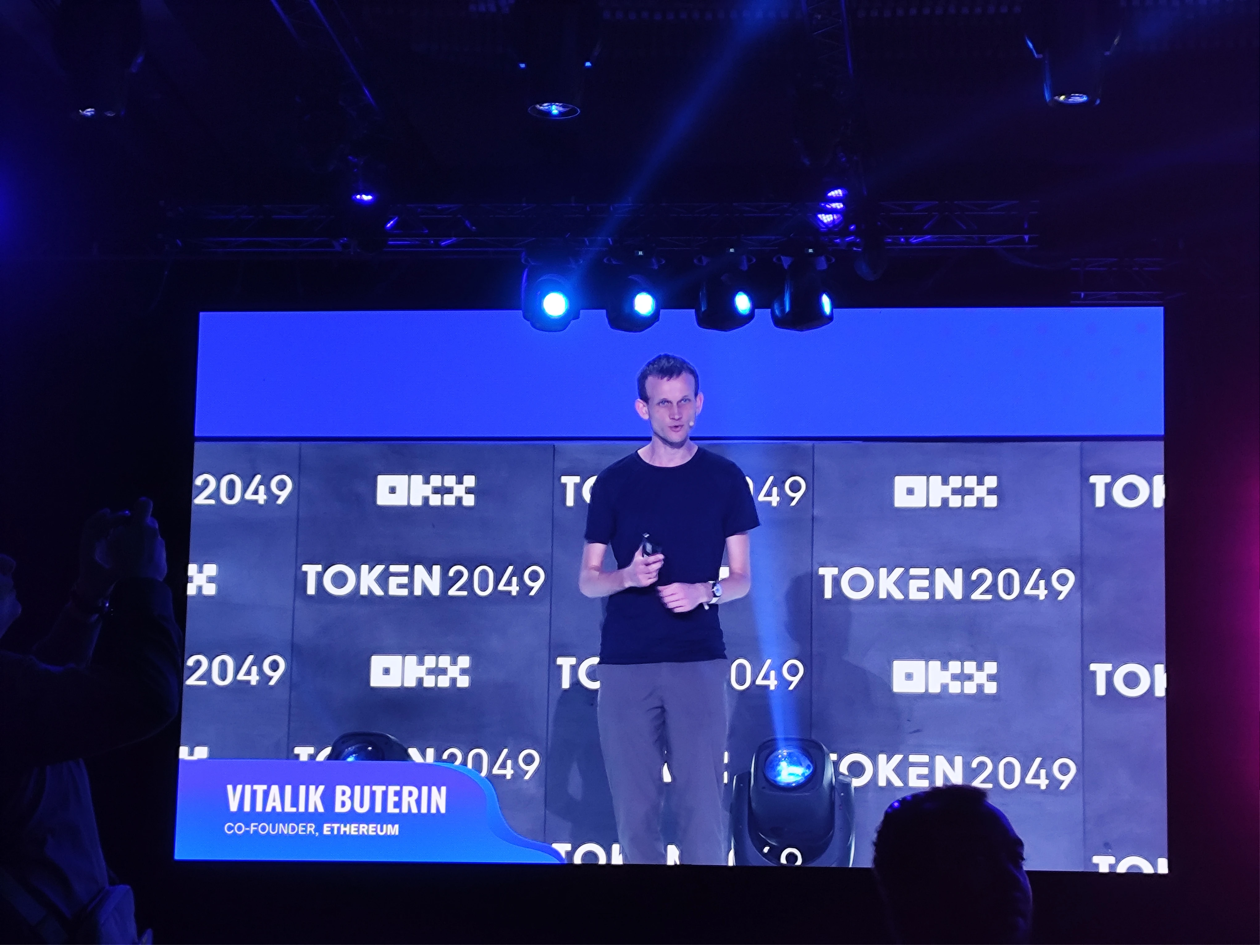 Vitalik TOKEN2049演讲全文：以太坊需要满足主流采用需求，未来十年如何发展？ (https://www.qianyan.tech/) 区块链 第1张