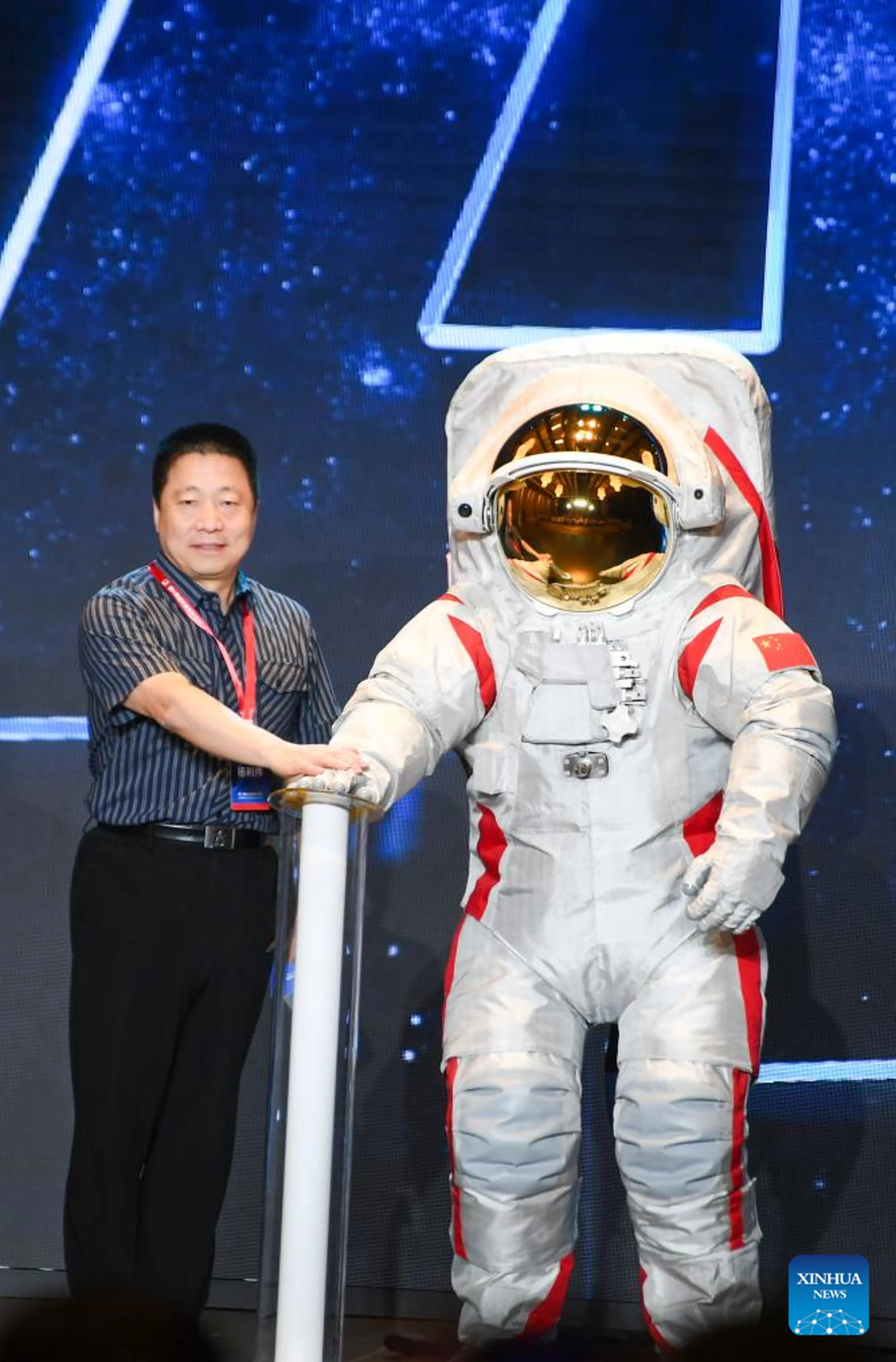 中国登月服首次公开亮相   (https://www.qianyan.tech/) 科学 第3张