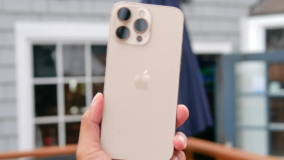 iPhone 16 Pro Max对决三星S24 Ultra 谁是真正的机皇？ - Apple iPhone  (https://www.qianyan.tech/) 头条 第3张