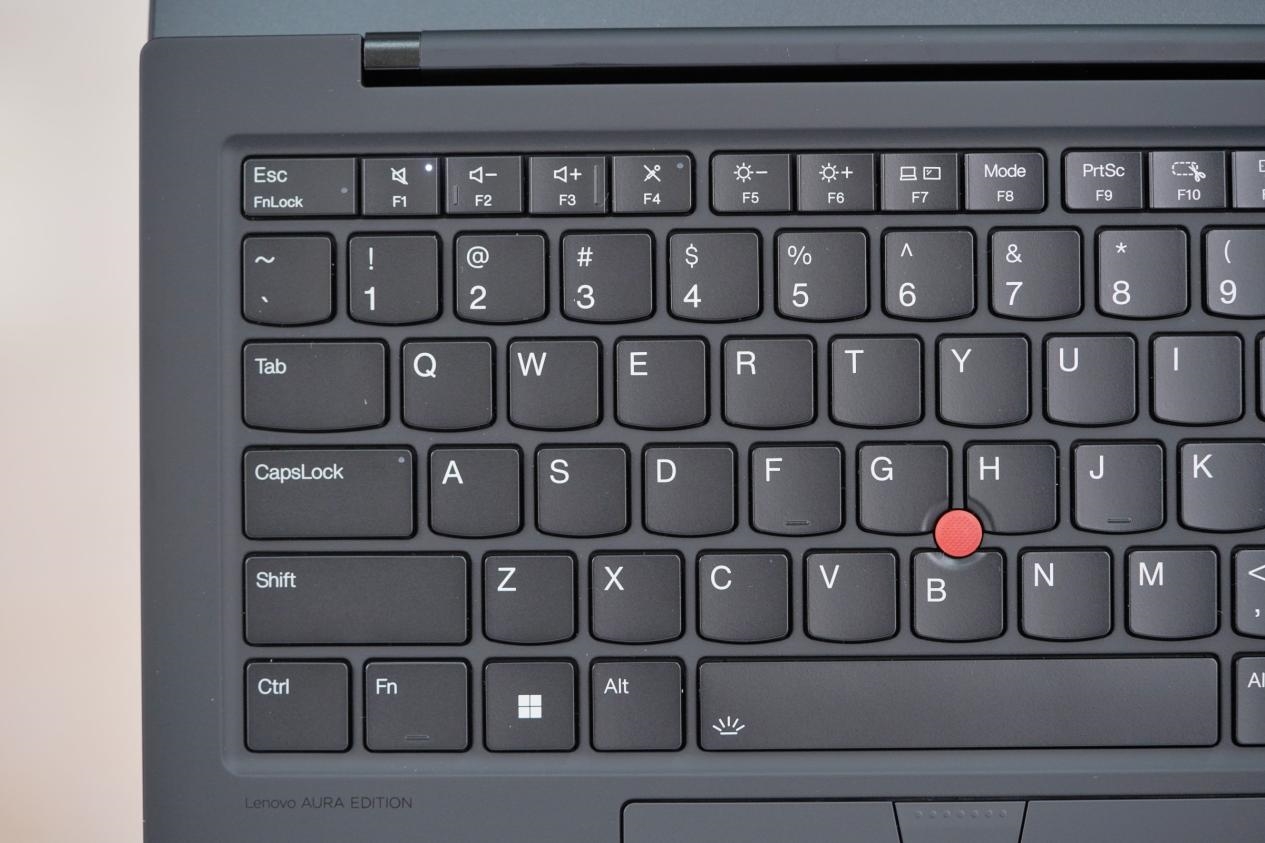 986g极致轻薄 联想ThinkPad X1 Carbon Aura AI 2025图赏 - Lenovo ThinkPad / Think 家族  (https://www.qianyan.tech/) 头条 第12张