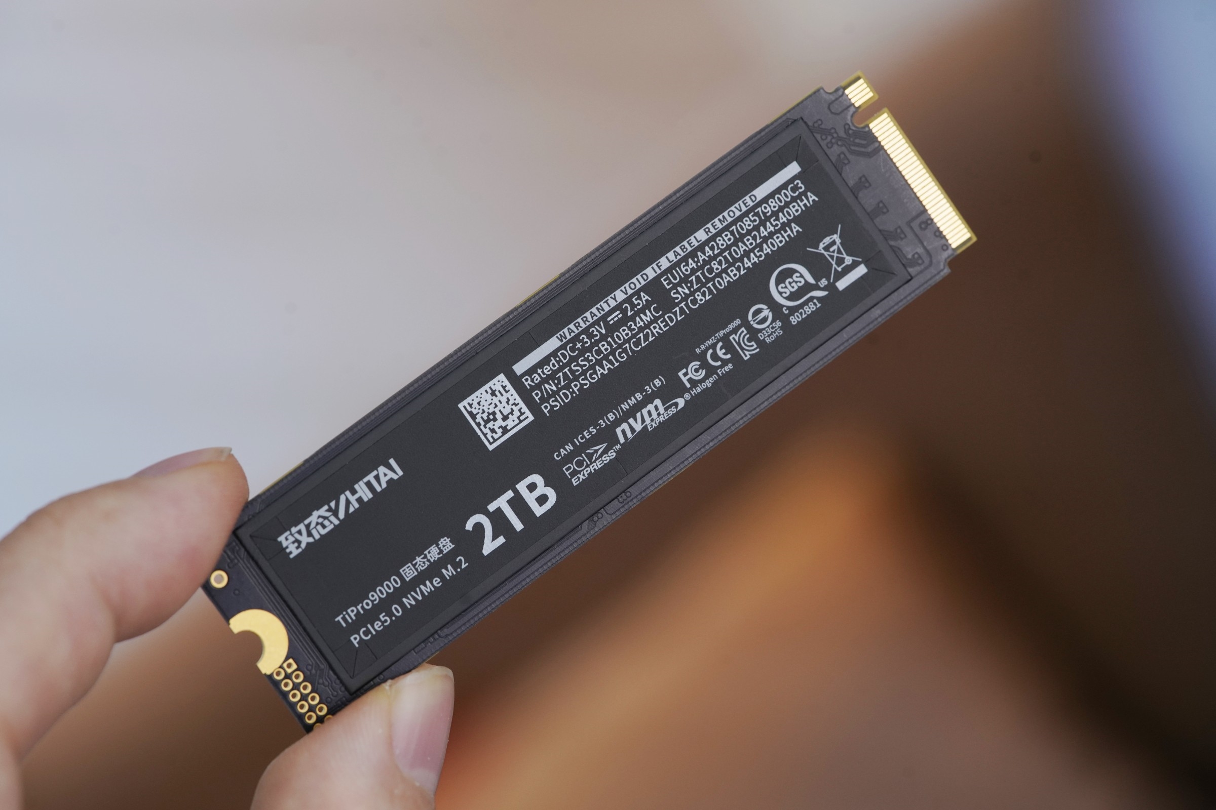 长江存储致态TiPro9000 2TB SSD图赏 速度逼近PCIe 5.0极限 - 硬件  (https://www.qianyan.tech/) 头条 第5张